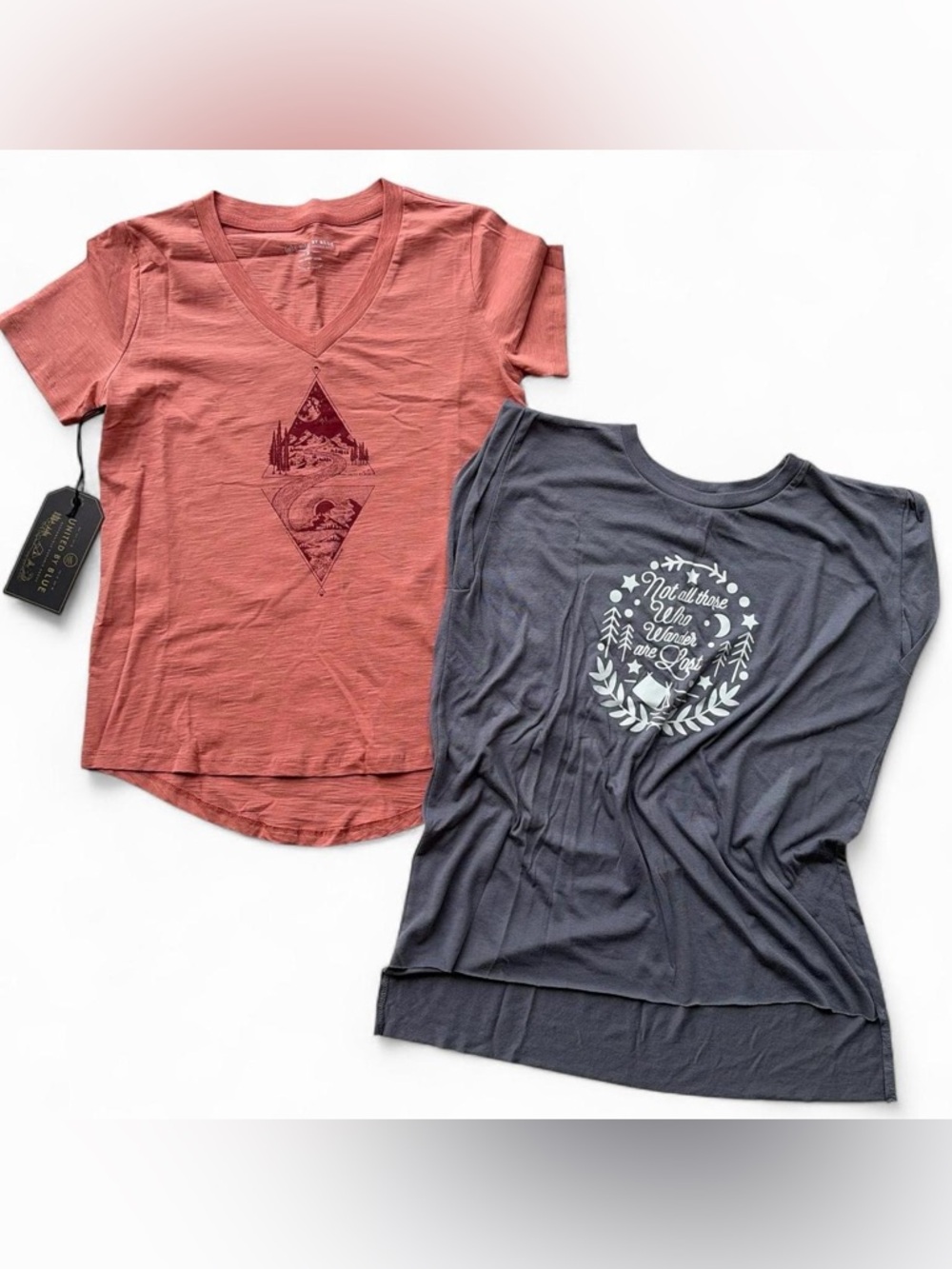 Wildlife Graphic Tee Bundle –
– Both Women’s Size S